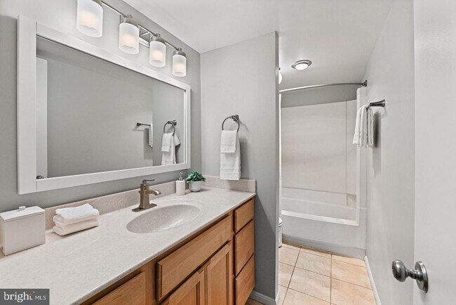 Building Photo - 8350 Greensboro Dr