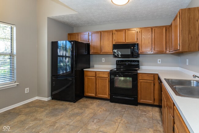 Building Photo - 10768 Belair Dr