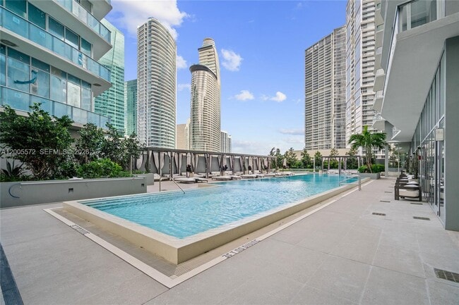 Building Photo - 77 SE 5th St