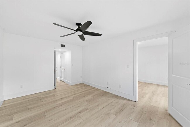 Building Photo - 4920 Locust St NE