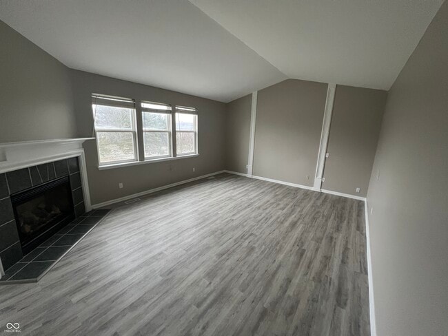 Building Photo - 344 W Columbine Ln