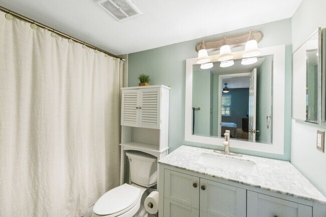 Building Photo - 5306 Santa Rosa Ct