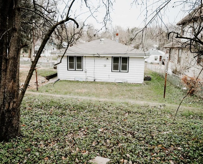 Building Photo - 5542 N 35th St