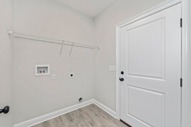 Building Photo - 4 Bedroom In Niceville!