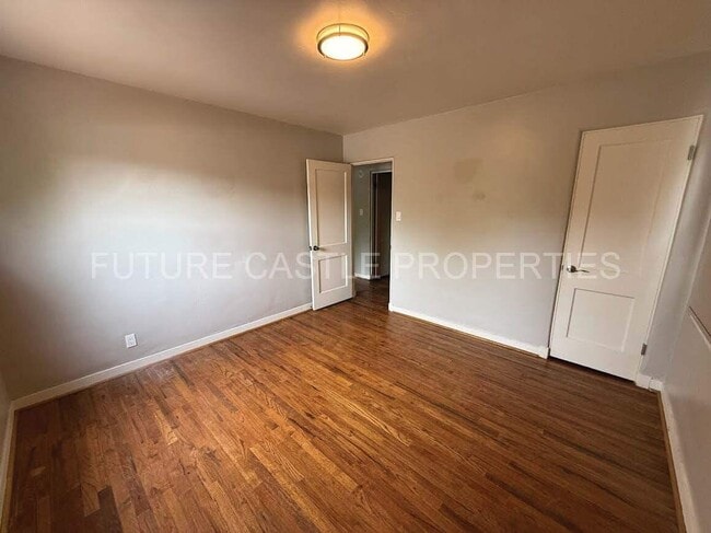 Building Photo - 1009 Bryn Mawr Dr NE