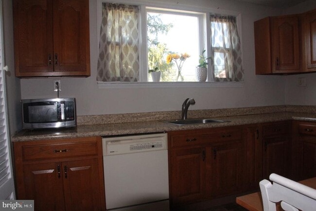 Building Photo - 308 Warwick Rd