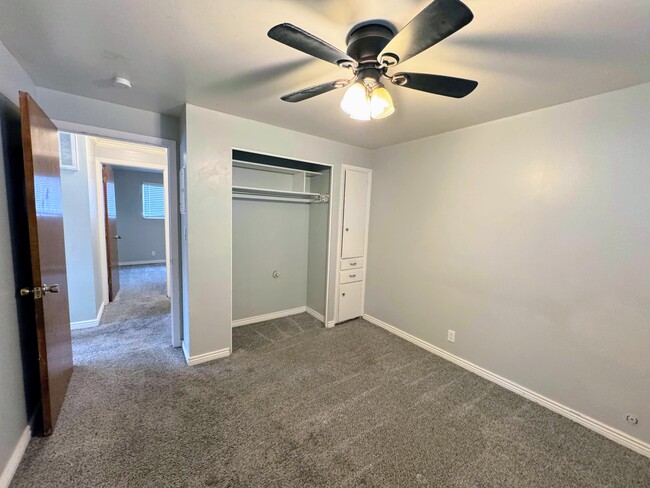 Building Photo - Two-Bedroom Apartment in South Salt Lake!