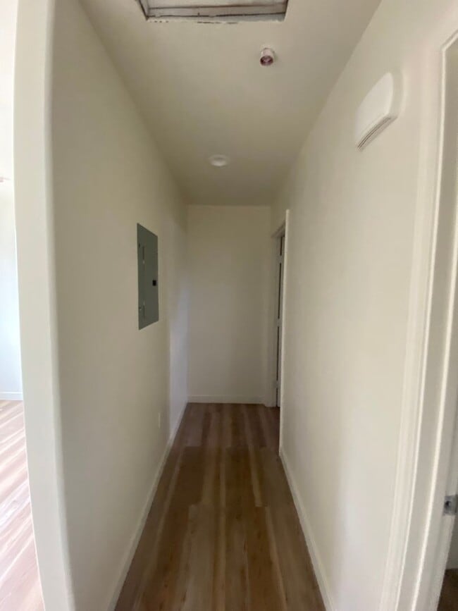 Building Photo - Newley constructed 1 BD 1 BA home in East Bakersfield