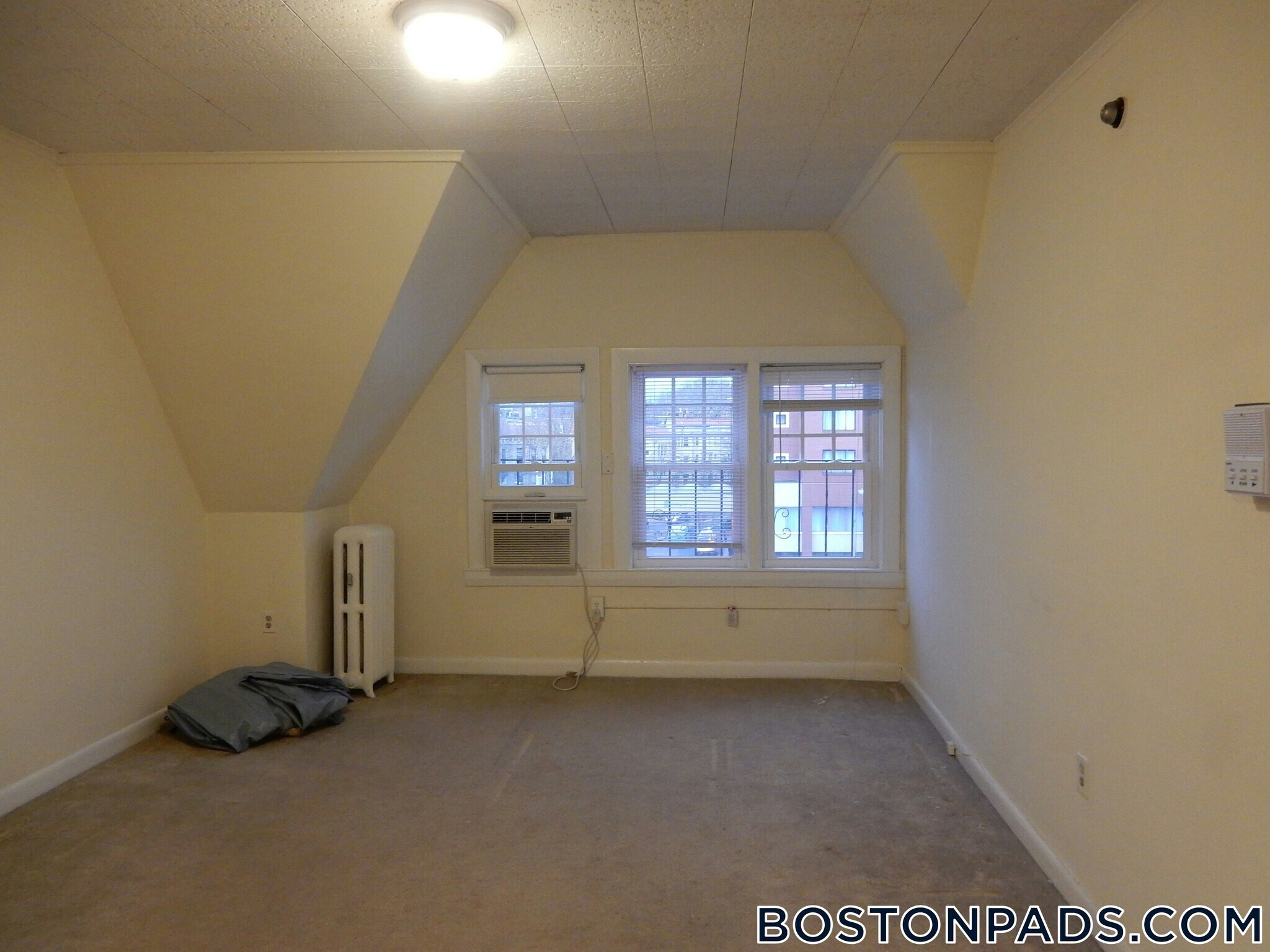 Building Photo - 1223 Beacon St