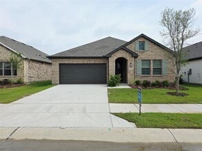 Building Photo - 712 Roanoke Dr
