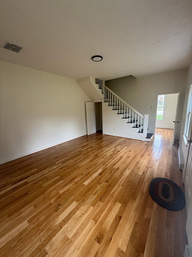 Building Photo - oliv3574