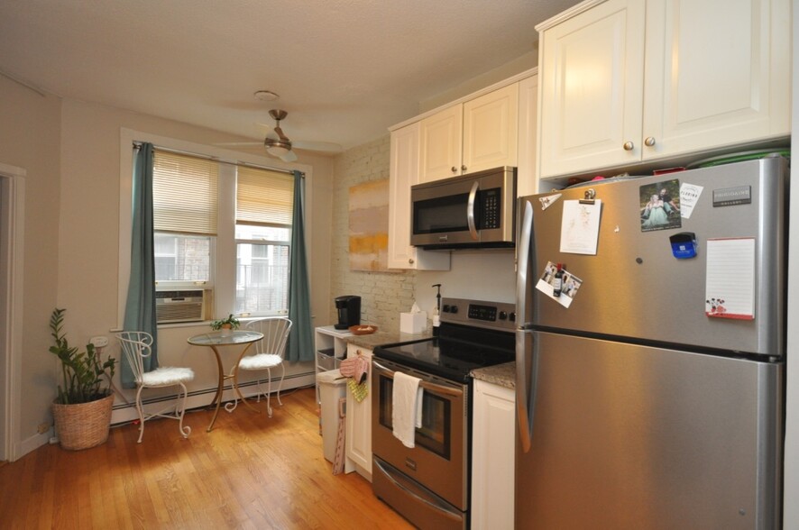 Building Photo - 25 Ridgeway Ln