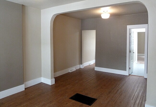 Building Photo - Boutique Apartments