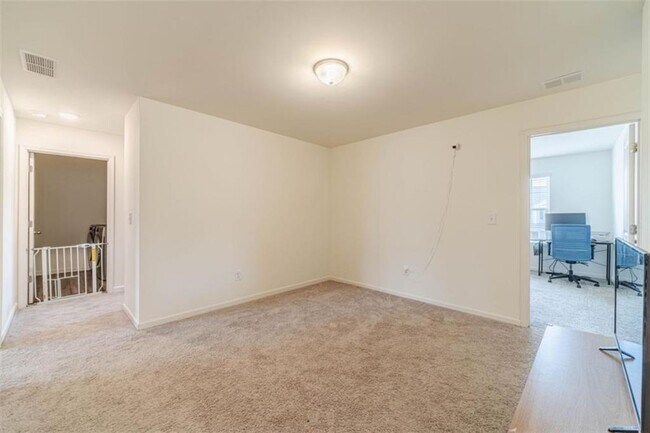 Building Photo - 222 Knightsbridge Ln