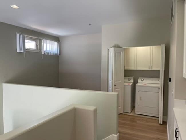 Building Photo - Fabulous Montebello condo, walk/bike to Ap...