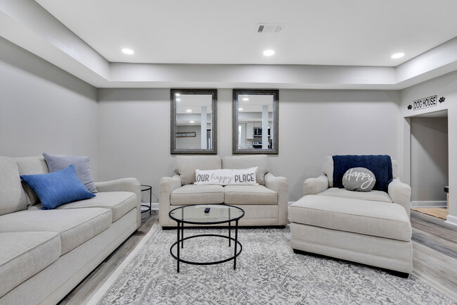 Back Living Area-Open Concept - 4340 Lake Laurel Dr SE