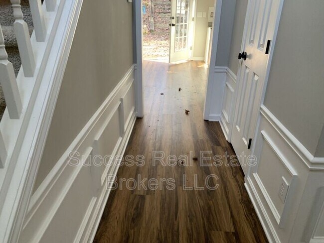 Building Photo - 11020 Egmont Dr