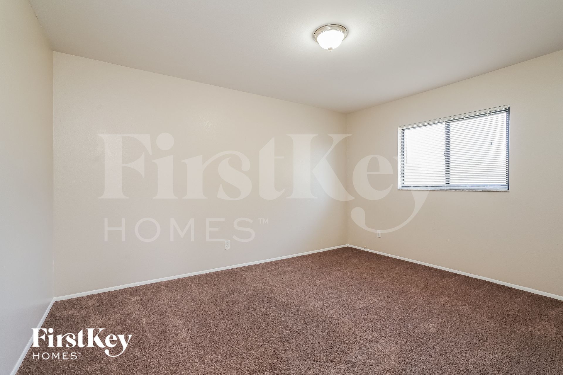 Building Photo - 241 SE 1st Ave