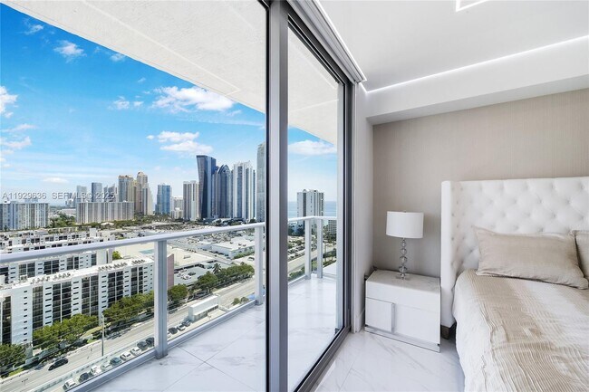 Building Photo - 300 Sunny Isles Blvd