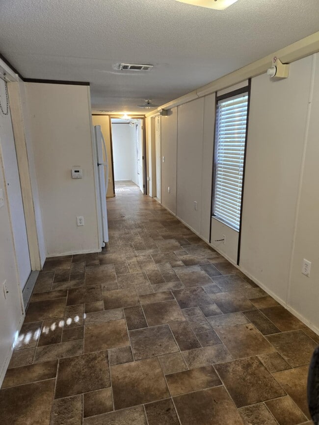 Building Photo - 4200 W 19th St