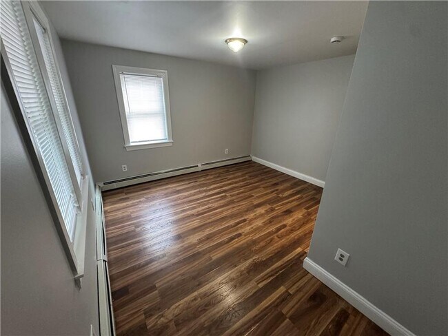Building Photo - 136 Almy St