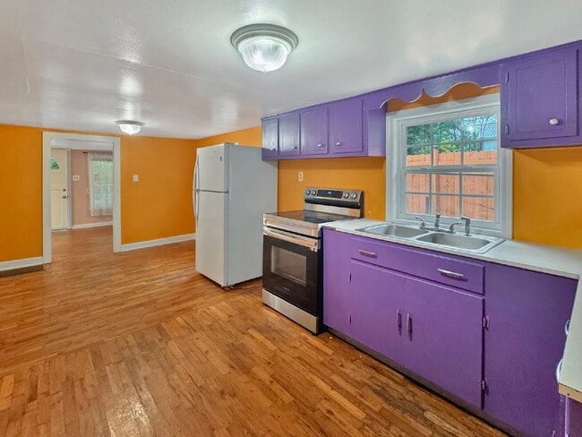 Building Photo - Two Bedroom Home for Rent in Central Gainesville Location