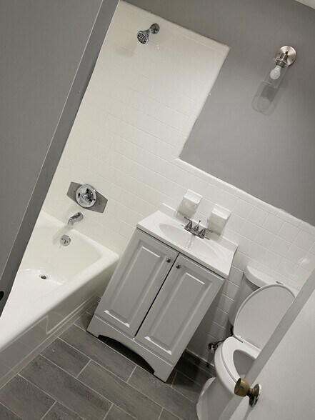Building Photo - Avera Ave Apartments