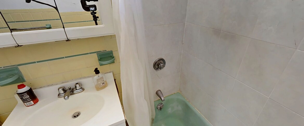 Building Photo - 785 Washington St