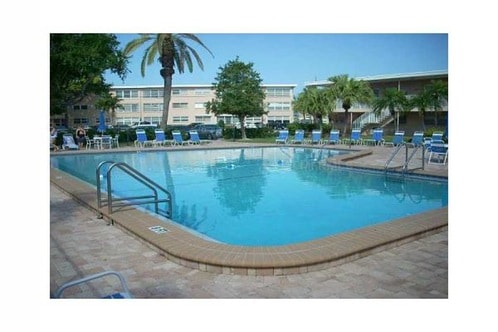 Building Photo - 6161 Gulf Winds Dr