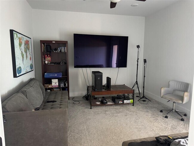 Building Photo - 169 Sunny's Halo Ct
