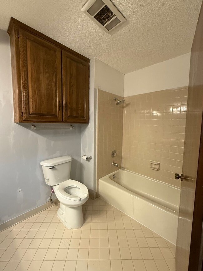 Building Photo - Must See! Welcome home to your new 3 bedroom, 2 bath home!
