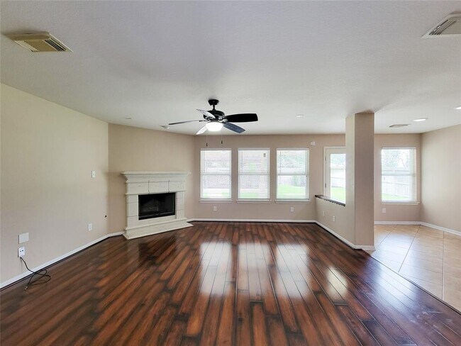 Building Photo - 21123 Amber Crossing Dr