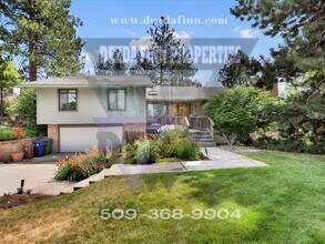Building Photo - 3,700 sqft of Quiet Luxury & Stunning Views