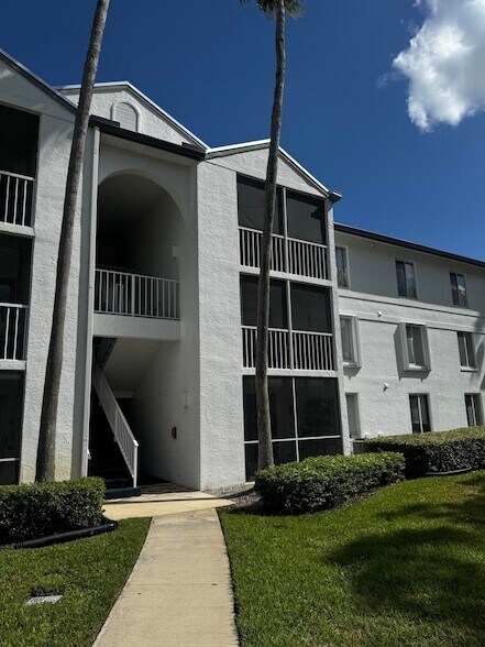 Building Photo - 2502 SE Anchorage Cove