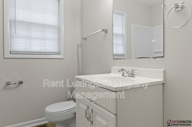 Building Photo - 203 Loch Lomond Dr