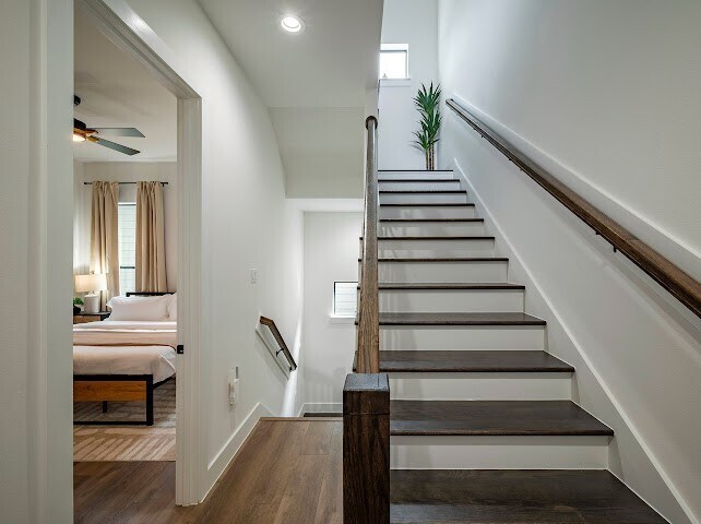 Building Photo - 1305 E 27th St