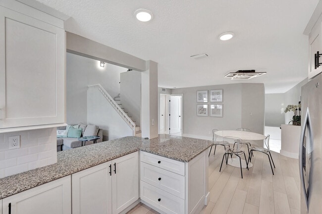 Building Photo - 1805 Mainsail Cir