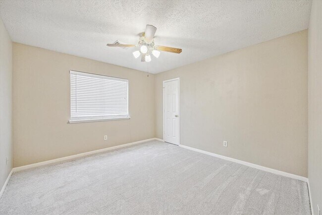 Building Photo - 12714 Orchard Hollow Way