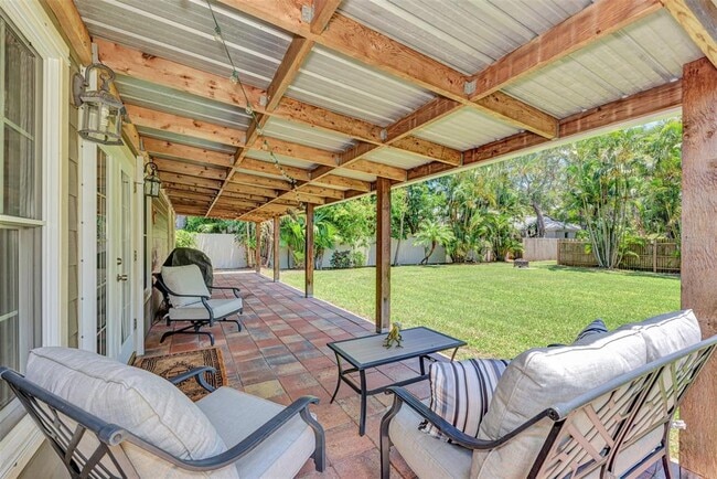 Building Photo - 1894 Loma Linda St