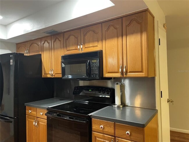 Building Photo - 8303 Lopez Dr