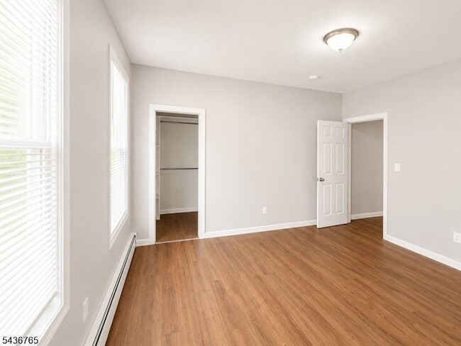Building Photo - 427 Totowa Ave