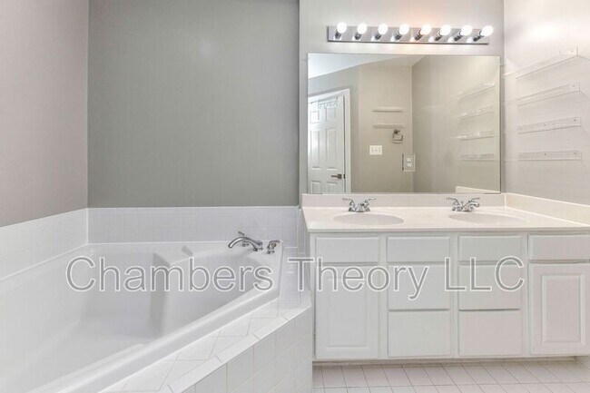 Building Photo - 15640 Avocet Loop