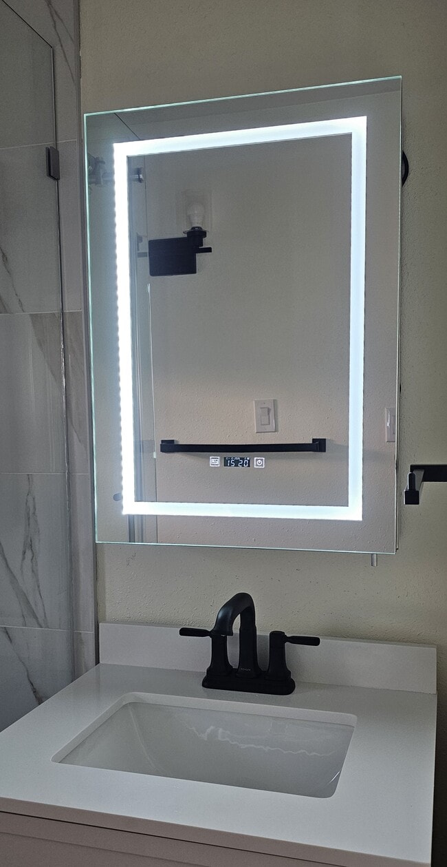 Building Photo - 521-513 13th St NW