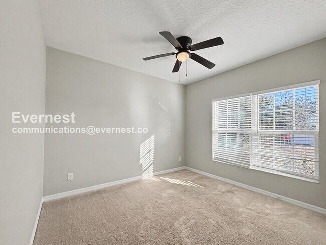 Building Photo - Limited Time Special Offer / 5 Bed, 3.5 Bath Home with Garage / Pet-Friendly / Vouchers Accepted ...