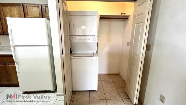 Building Photo - 1 Bedroom, 1 Bath