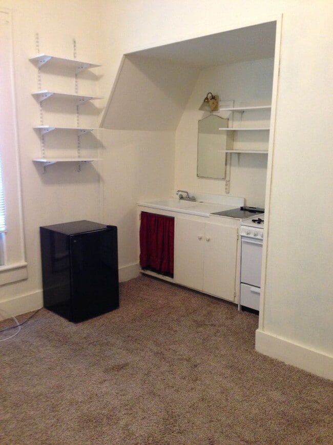 Building Photo - Charming Studio walking distance to CSUC!