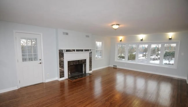 Building Photo - 44 Curran Rd