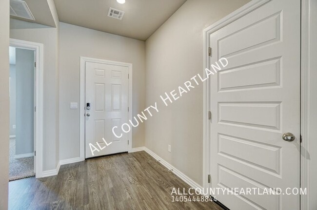 Building Photo - 10512 NW 26th St