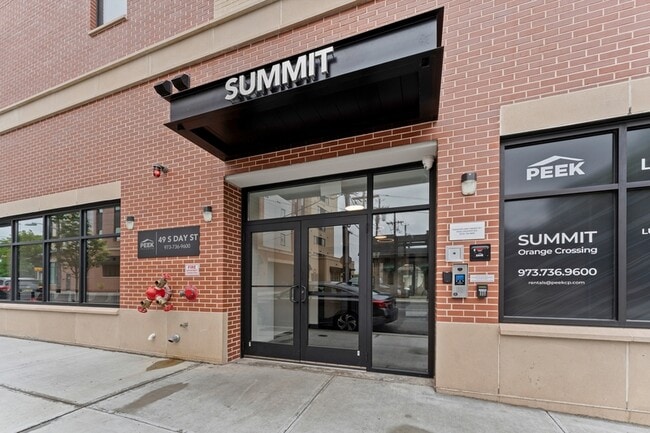 Building Photo - 49 N Day St