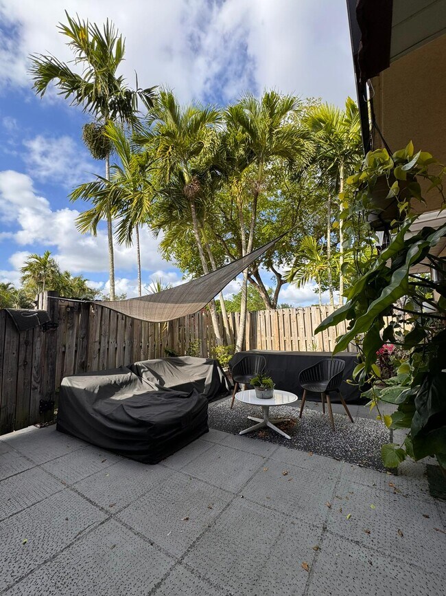 Patio - 9956 NW 6th Plz